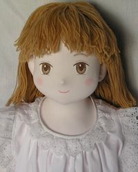 白いドレスを着た女の子